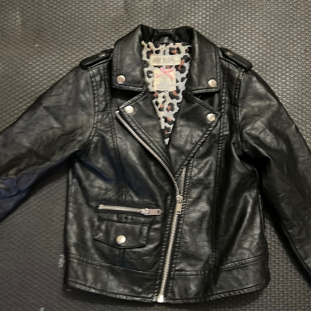 H&M girls 5-6Y sized faux leather jacket looks and feels like real leather
